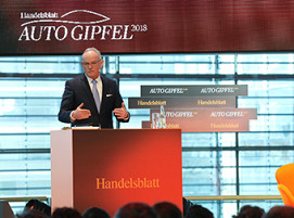 Michael Jost, Head of Group Strategy Product and CSO Volkswagen Brand, Volkswagen AG, auf dem Handelsblatt „Autogipfel“ Anfang Dezember 2018 in Wolfsburg.