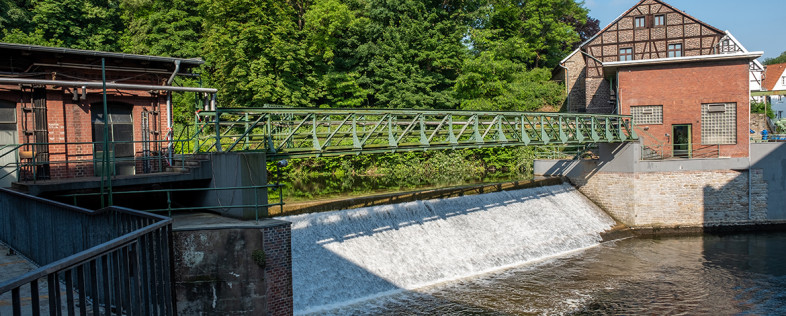 Wasserkraftanlage in Witten-Herbede. Hier wird deutlich mehr Strom produziert als die Stahlgießerei in Witten-Annen benötigt.
