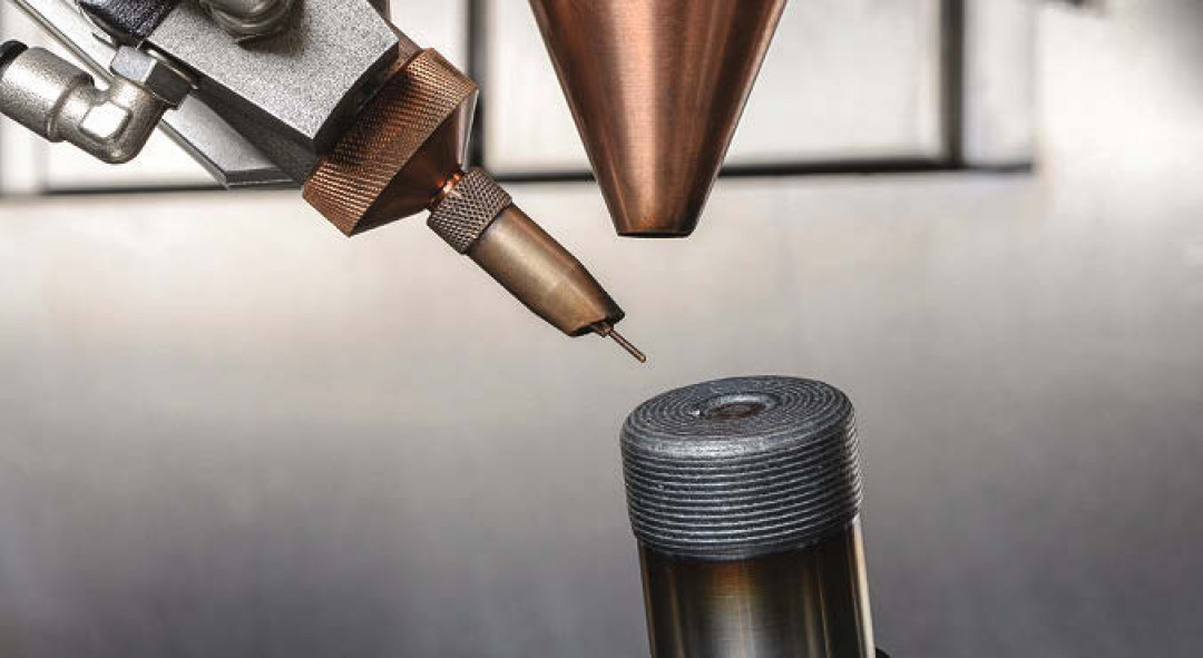 Die getestete Kombination von Draht und Pulver führte zu Härtesteigerungen des Werkstoffs von bis zu 30 %. - © FRAUNHOFER IPT Die getestete Kombination von Draht und Pulver führte zu Härtesteigerungen des Werkstoffs von bis zu 30 %. - © FRAUNHOFER IPT