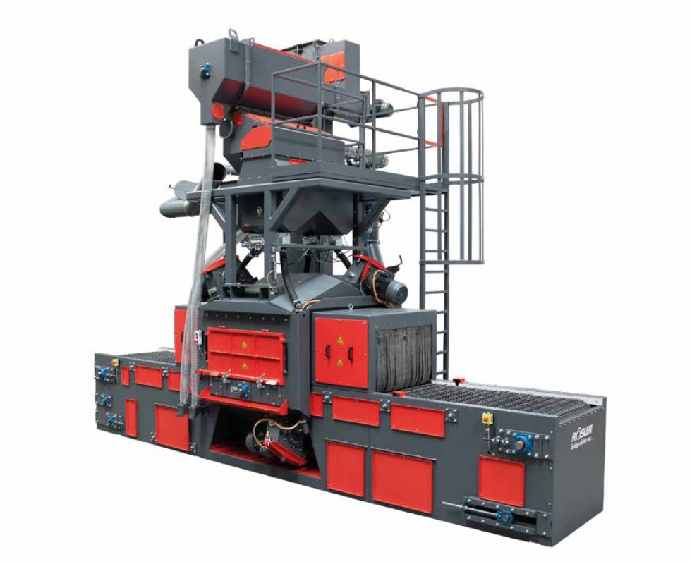Die Drahtgurtstrahlanlage RDGE 1000-4 ist serienmäßig mit vier Hochleistungsturbinen Gamma 300G ausgestattet. - © RÖSLER Die Drahtgurtstrahlanlage RDGE 1000-4 ist serienmäßig mit vier Hochleistungsturbinen Gamma 300G ausgestattet. - © RÖSLER