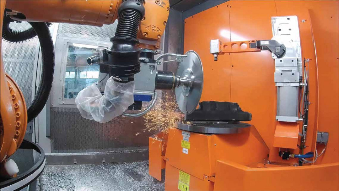 Eine zentrale Spanneinheit und einfache Programmierung sollen die Nacharbeit erleichtern. - © KUKA Eine zentrale Spanneinheit und einfache Programmierung sollen die Nacharbeit erleichtern. - © KUKA