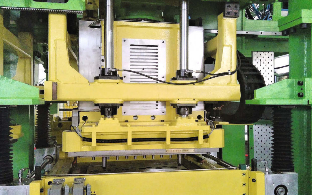 Der in eine Kernschießmaschine integrierte Heizer. Üblicherweise wird er getrennt von der Maschine installiert. - © MINGZHI TECHNOLOGY LEIPZIG Der in eine Kernschießmaschine integrierte Heizer. Üblicherweise wird er getrennt von der Maschine installiert. - © MINGZHI TECHNOLOGY LEIPZIG