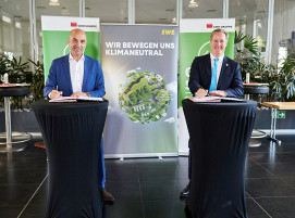 Stefan Dohler (L), Chairman of the EWE Board of Management, and Dr Alexander Becker (R), CEO of the GMH Group.