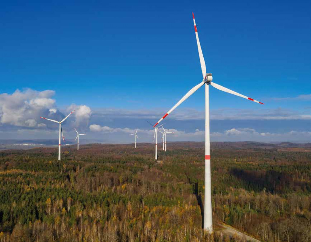 Ein Boom für Windenergieanlagen wird vorhergesagt, allerdings steigt der Preis für Windstrom u. a. aufgrund von höheren Bodenpachten – auch der öffentlichen Hand. - © ADOBE STOCK Ein Boom für Windenergieanlagen wird vorhergesagt, allerdings steigt der Preis für Windstrom u. a. aufgrund von höheren Bodenpachten – auch der öffentlichen Hand. - © ADOBE STOCK