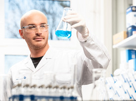 Deco_Lab_technician