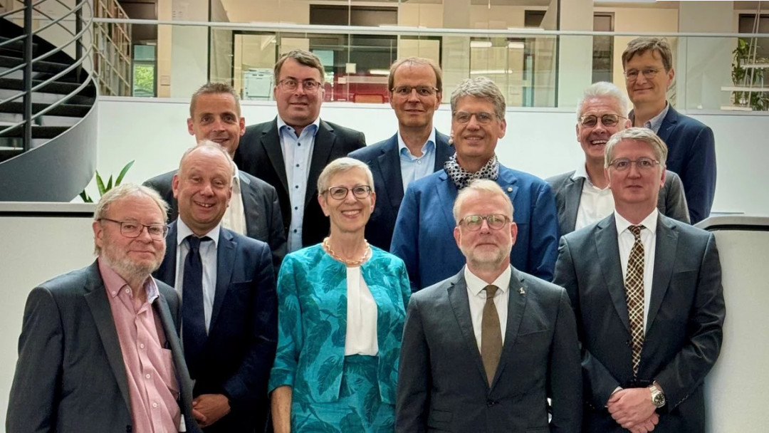 The agenda for the BDG's general meeting on 18 June included the election of the board and the president. The previous president, Clemens Küpper, was re-elected. New members of the board: Dr Christiane Heunisch-Grotz, Dr Marc Mateika and Dipl.-Ing. Lars Steinheider. - © BDG The agenda for the BDG's general meeting on 18 June included the election of the board and the president. The previous president, Clemens Küpper, was re-elected. New members of the board: Dr Christiane Heunisch-Grotz, Dr Marc Mateika and Dipl.-Ing. Lars Steinheider. - © BDG
