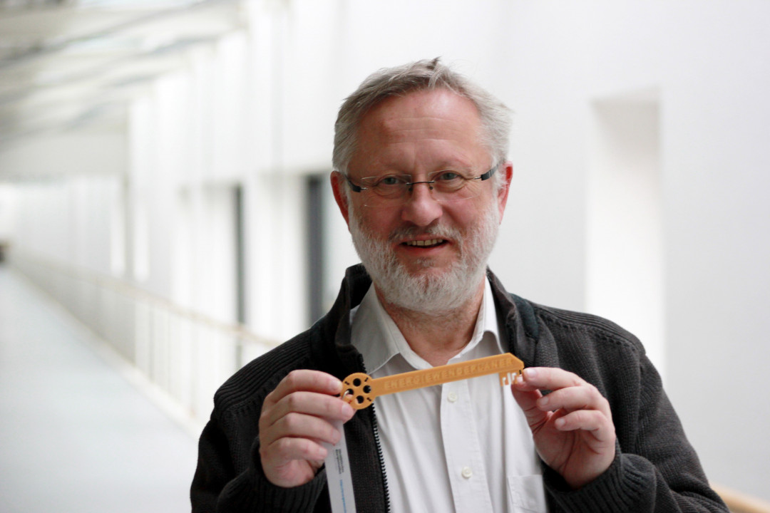 Prof. Dr. Markus Löffler from the Westphalian Energy Institute specialises in high-voltage technology and calls for a rethink in energy policy. His key to the energy turnaround lies, among other things, in the increased use of controllable power plants. - © WHS Prof. Dr. Markus Löffler from the Westphalian Energy Institute specialises in high-voltage technology and calls for a rethink in energy policy. His key to the energy turnaround lies, among other things, in the increased use of controllable power plants. - © WHS