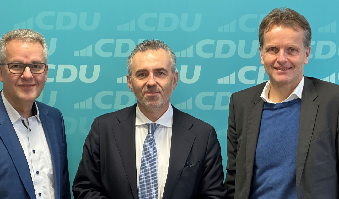 AIF board member Jens Jerzembeck, Member of the Bundestag Thomas Jarzombek, AIF board member Thomas Reiche (from left) - © AIF AIF board member Jens Jerzembeck, Member of the Bundestag Thomas Jarzombek, AIF board member Thomas Reiche (from left) - © AIF